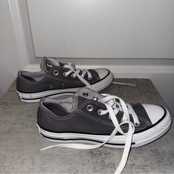 Converse women’s sneakers size 5 double tongue chuck Taylor low gray shoes - Picture 2 of 8